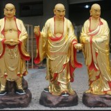 寺庙里的佛像是玻璃钢材质吗？