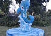 景观雕塑海豚成为广州公园亮丽的景点
