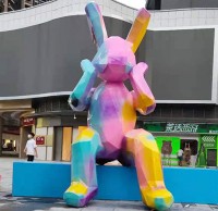 商场切面玻璃钢兔子雕塑